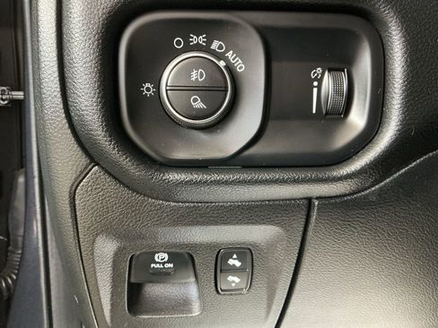 Used 2021 RAM 1500 Big Horn AWD/4WD image 14