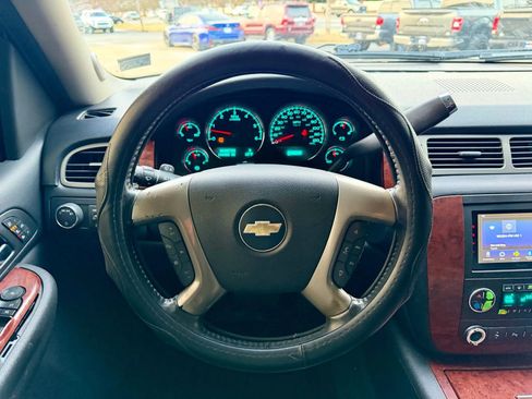 Used 2013 Chevrolet Tahoe LTZ image 16