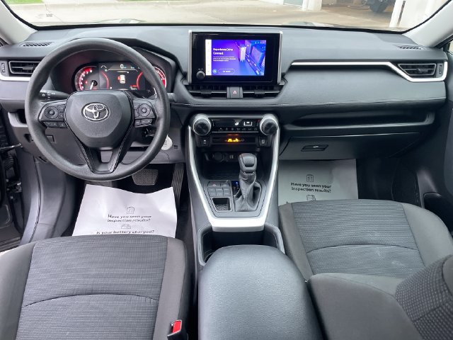 Used 2025 Toyota RAV4 LE AWD/4WD image 13