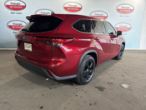Used 2022 Toyota Highlander LE image 4