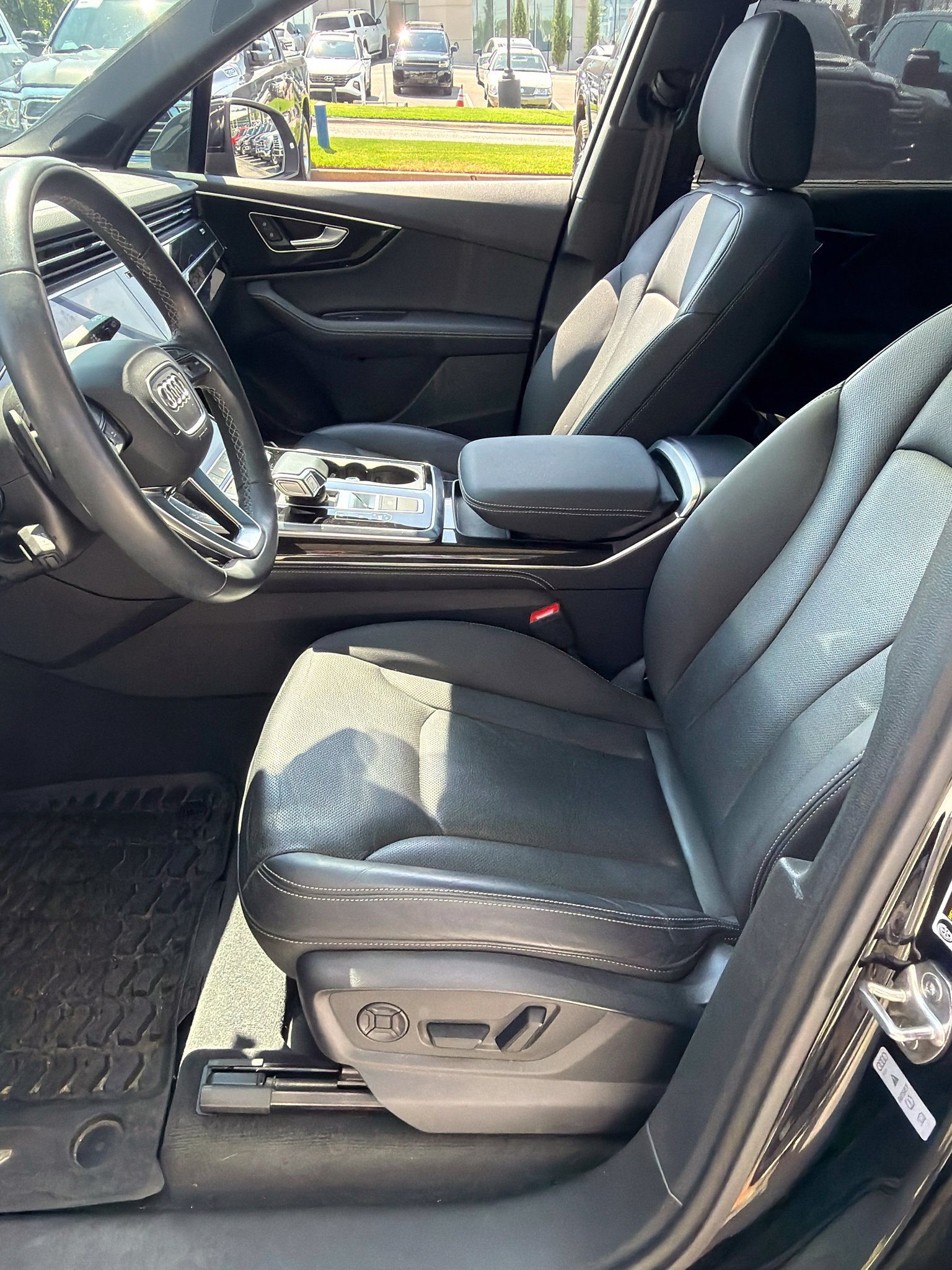 Used 2025 Audi Q7 3.0T Premium Plus AWD/4WD image 11