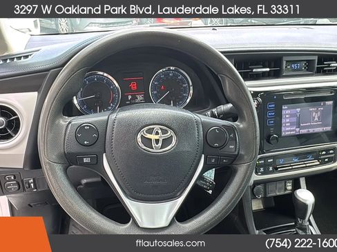 Used 2018 Toyota Corolla LE FWD image 37
