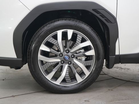 Used 2025 Subaru Forester Touring AWD/4WD image 31