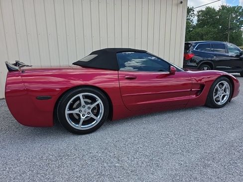 Used 2004 Chevrolet Corvette Convertible w/ Preferred Equipment Group RWD image 4