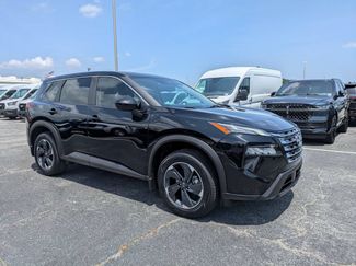 Used 2024 Nissan Rogue SV FWD video 2