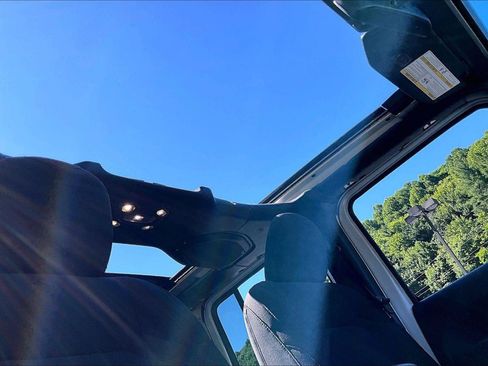 Used 2023 Jeep Wrangler Unlimited w/ Sun & Screen Package AWD/4WD image 23