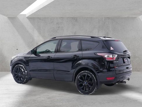 Certified 2017 Ford Escape SE w/ SE Sport Appearance Package image 4