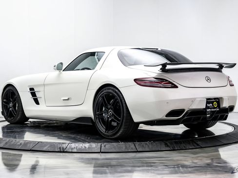 Used 2011 Mercedes-Benz SLS AMG Coupe image 13