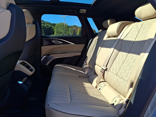 Used 2026 Cadillac Lyriq Signature Luxury w/ Nappa Leather Package AWD/4WD image 17