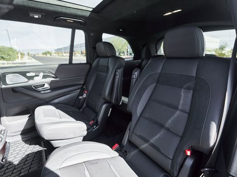 Used 2024 Mercedes-Benz GLS 63 AMG 4MATIC image 41