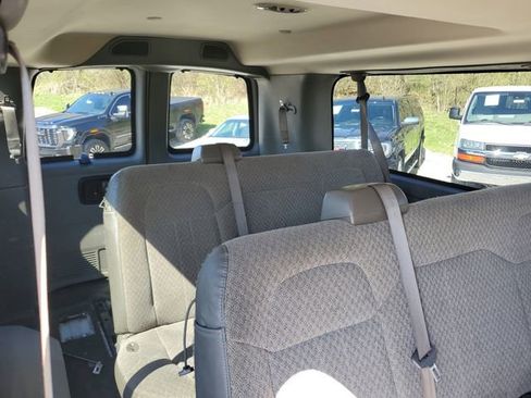 Used 2018 Chevrolet Express 2500 w/ Driver Convenience Package RWD image 28