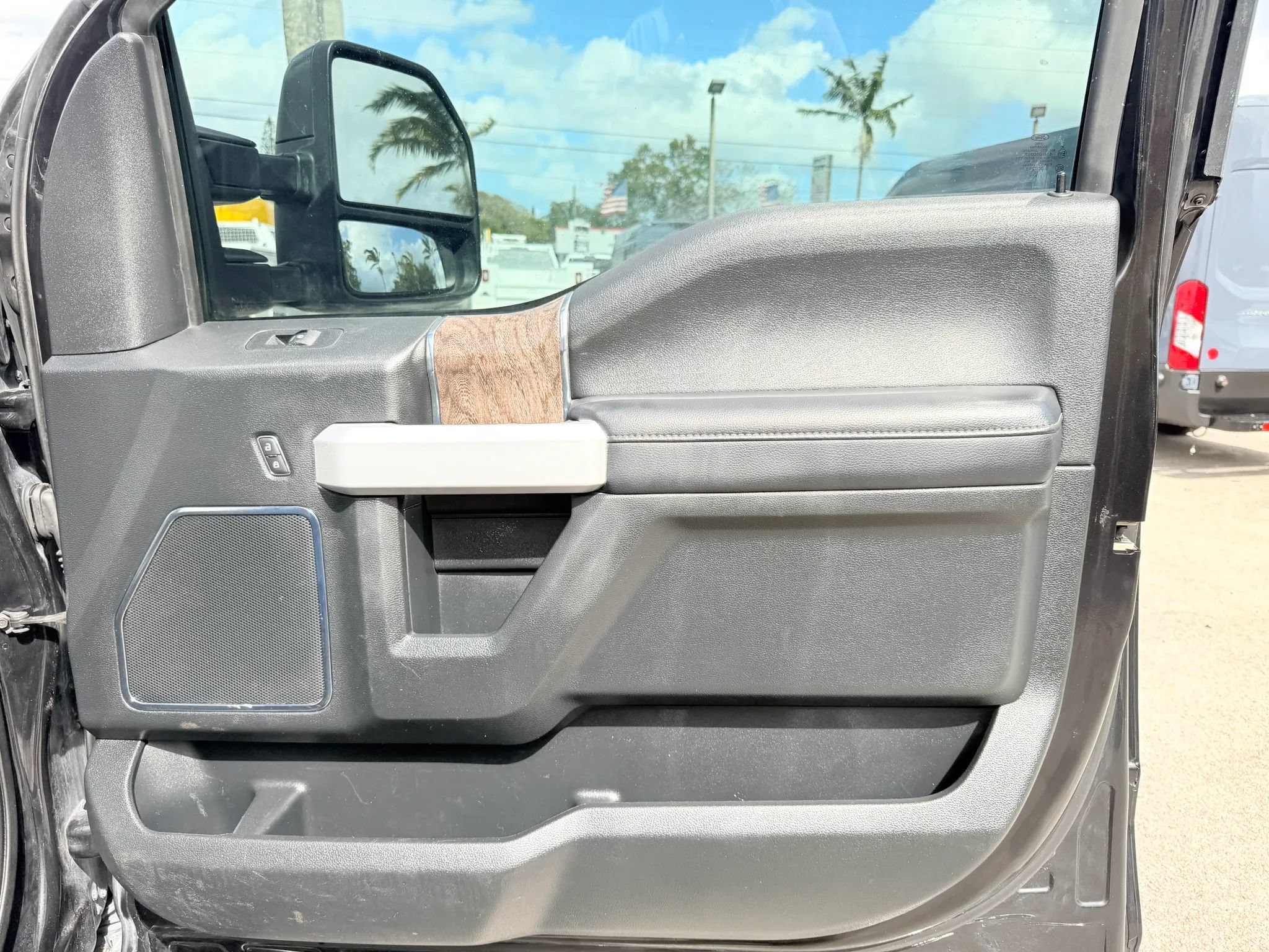 Used 2019 Ford F250 4x4 SuperCrew Lariat w/ Camper Package image 19