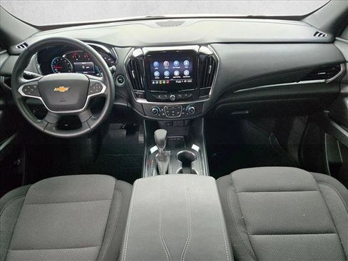 Used 2023 Chevrolet Traverse LT w/ Rear Camera Mirror Package image 10