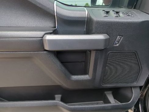 Used 2019 Ford F150 XLT w/ Equipment Group 302A Luxury AWD/4WD image 13