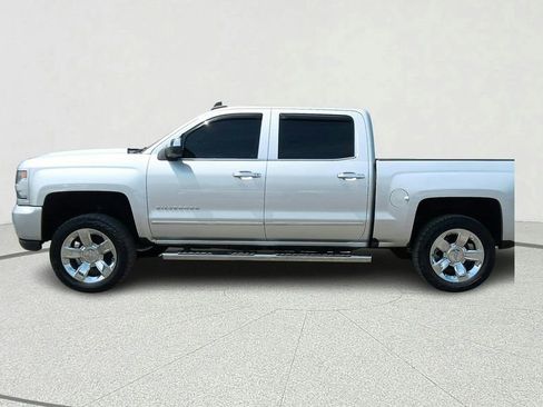 Used 2017 Chevrolet Silverado 1500 LTZ Z71 w/ LTZ Plus Package AWD/4WD image 4