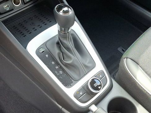 New 2026 Hyundai Venue SEL FWD image 6