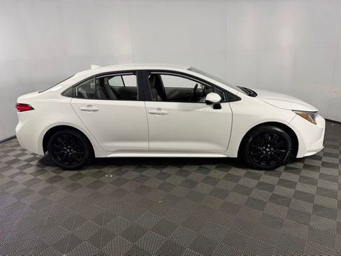 Used 2022 Toyota Corolla LE FWD image 10