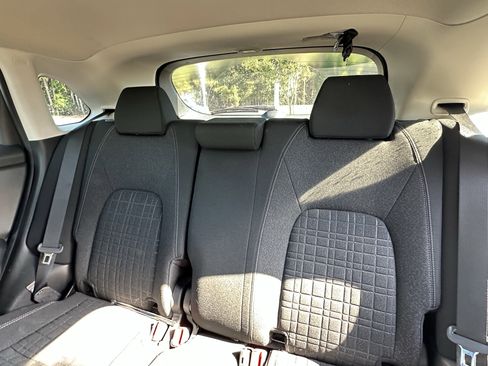 Used 2023 Honda HR-V LX image 8