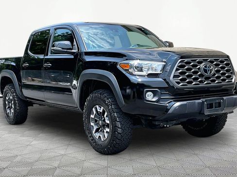 Used 2023 Toyota Tacoma TRD Off-Road w/ Technology Package AWD/4WD image 3