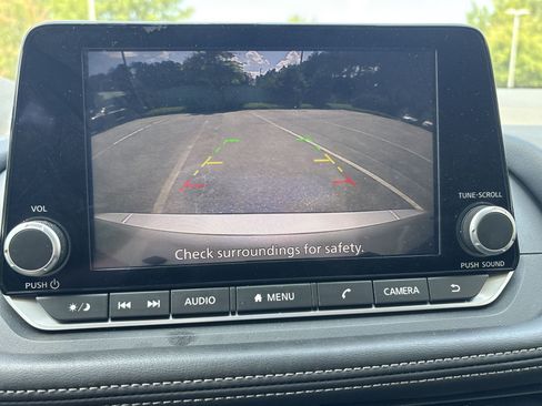 Certified 2024 Nissan Rogue SV AWD/4WD image 6