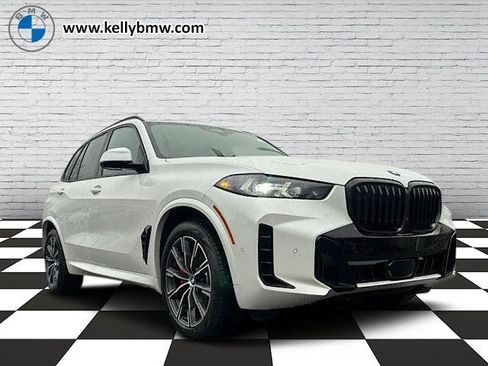New 2026 BMW X5 xDrive40i w/ M Sport Package image 1