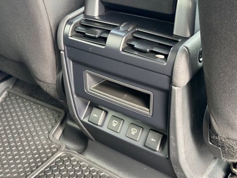 Used 2022 Land Rover Defender 110 image 18