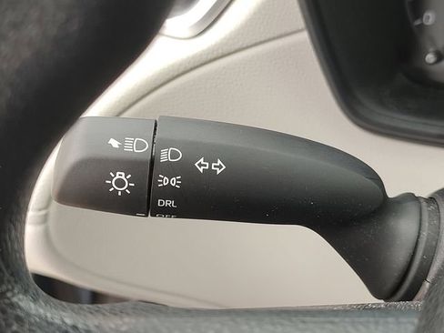 Used 2025 Toyota Corolla Cross L FWD image 22