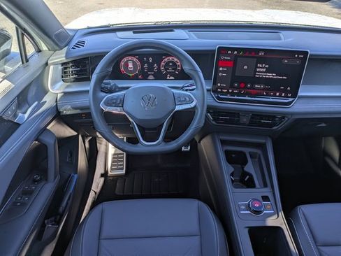 New 2026 Volkswagen Tiguan SE R-Line image 18