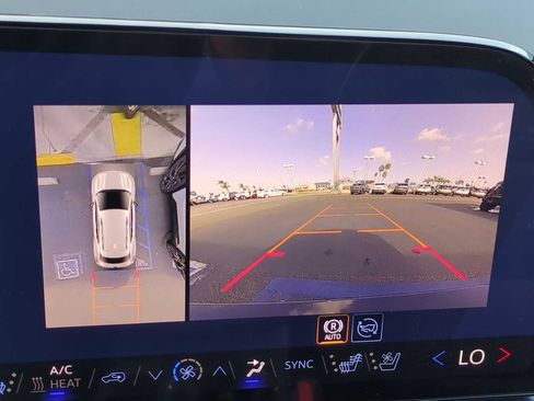 Used 2026 Chevrolet Equinox EV LT w/ Convenience Package II FWD image 19