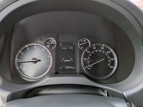 Used 2023 Lexus GX 460 Premium w/ Premium Package image 10