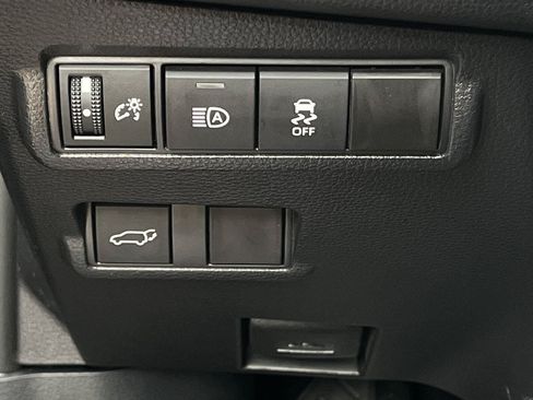 Used 2026 Toyota Corolla Cross XLE w/ Convenience Package FWD image 20