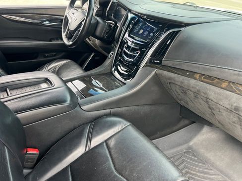 Used 2016 Cadillac Escalade ESV Platinum RWD image 15