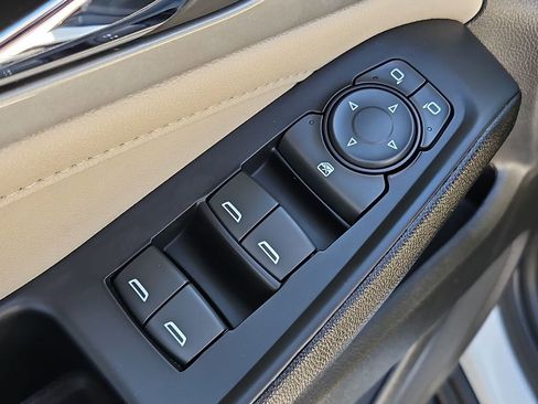 Certified 2023 Chevrolet Traverse LS FWD image 23