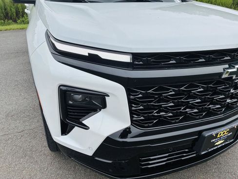 Used 2024 Chevrolet Traverse RS image 13