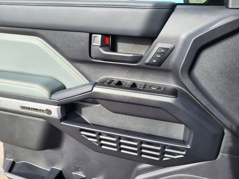 Used 2025 Toyota 4Runner Trailhunter image 17