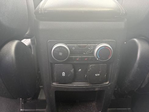 Used 2020 Ford Explorer XLT w/ Equipment Group 202A AWD/4WD image 15