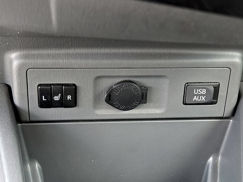 Used 2012 Toyota Prius V Five FWD image 27