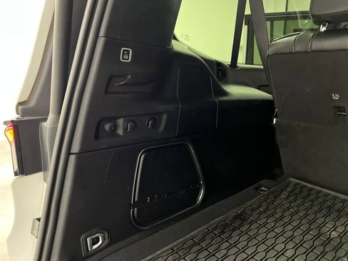 Used 2024 Jeep Wagoneer L Series II w/ Flexible Seating Group image 40