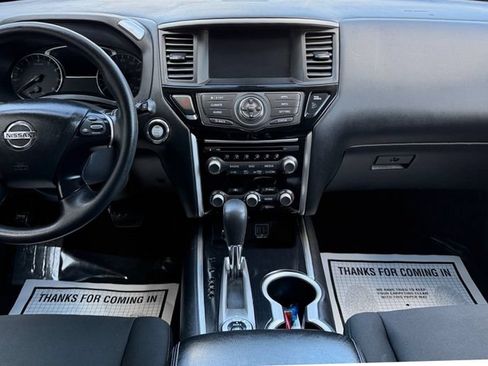 Used 2018 Nissan Pathfinder S AWD/4WD image 16