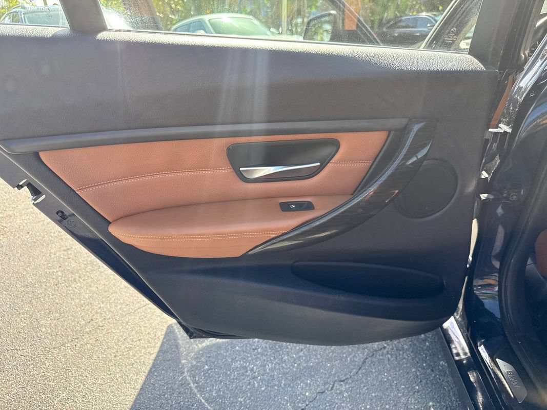 Used 2013 BMW 328i xDrive Sedan AWD/4WD image 11