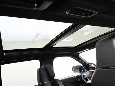 Certified 2023 Lincoln Navigator Reserve w/ Equipment Group 201A image 17