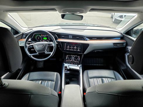 Used 2019 Audi e-tron Premium Plus AWD/4WD image 17