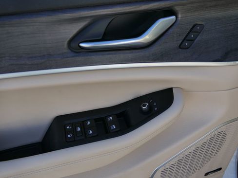 Used 2022 Jeep Grand Cherokee Limited 4xe w/ Luxury Tech Group II image 11