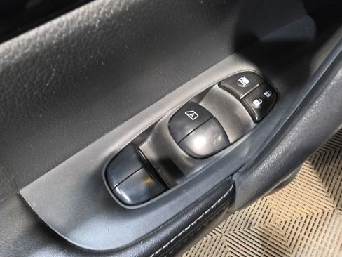 Used 2019 Nissan Rogue Sport SV FWD image 15