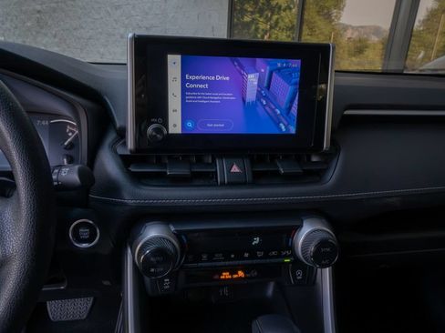 Used 2023 Toyota RAV4 XLE AWD/4WD image 11