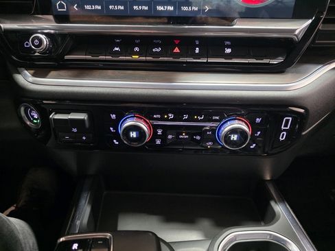 Used 2022 GMC Sierra 1500 SLT w/ SLT Convenience Package image 25