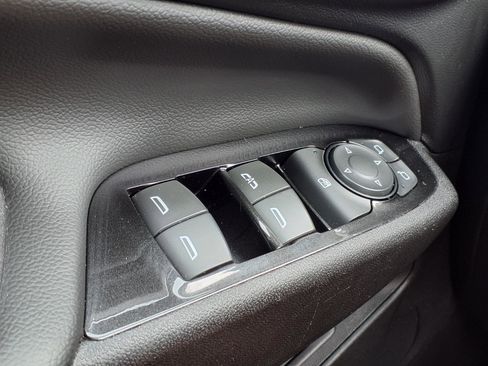 Used 2022 Chevrolet Equinox Premier AWD/4WD image 23