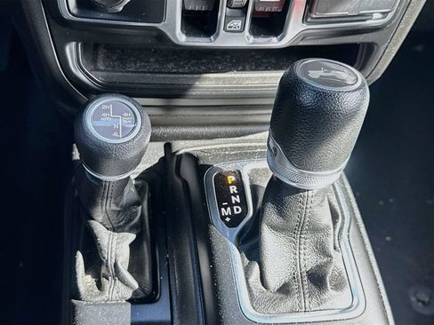 Used 2023 Jeep Wrangler Unlimited w/ Sun & Screen Package AWD/4WD image 18