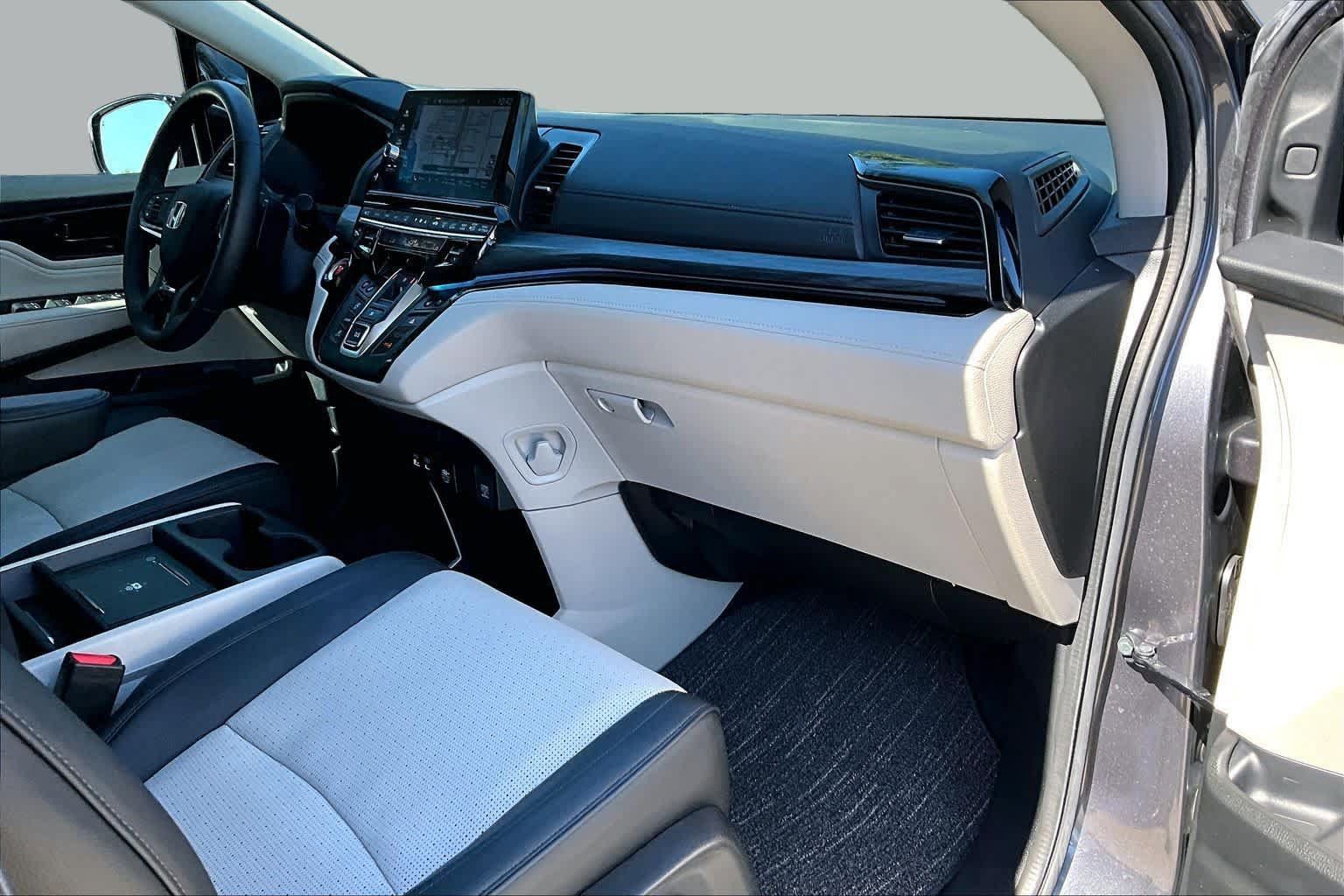 Used 2025 Honda Odyssey Elite image 19