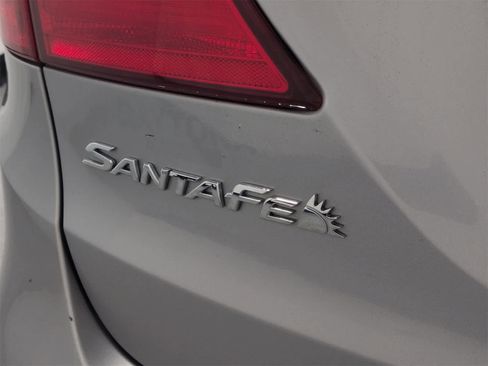 Used 2015 Hyundai Santa Fe GLS image 13